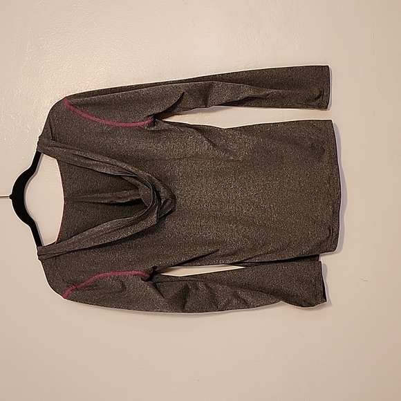 Workout long sleeve with hood - Picture 7 of 11